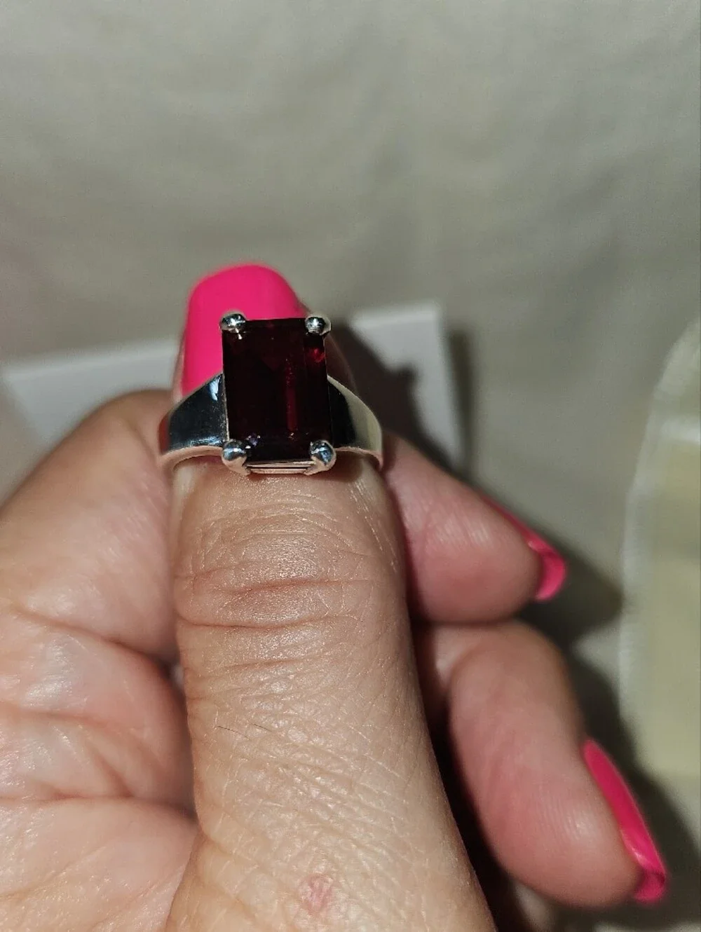 RETIRED James Avery Sterling Silver Bella Ring Garnet Size 8 Mint Condition